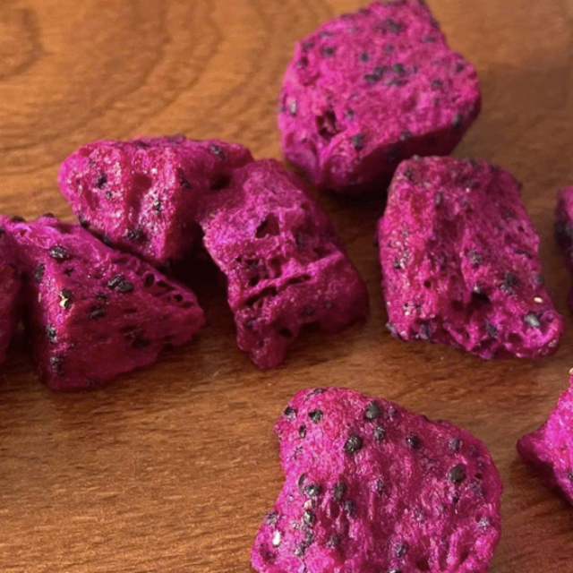 Premium Freeze Dried Red Dragon Fruit Cubes & Slices – Natural Crispy Pitaya Snack | Vietnam OEM Supplier, No Additives - Image 4