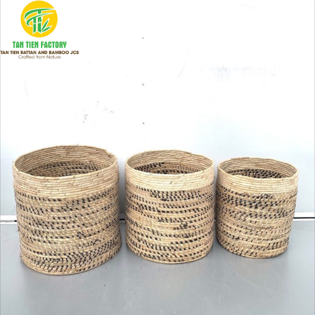 Corn Husk Round Storage Basket, Natural with Black Stripes