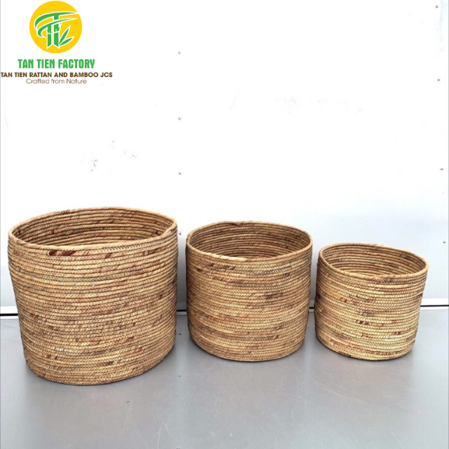 Natural Corn Husk Round Basket, Available in Multiple Sizes