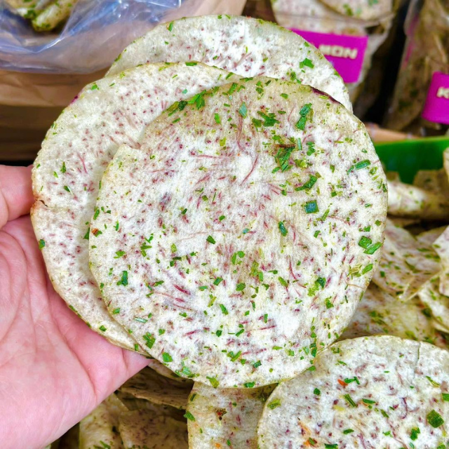 OEM/ODM Crispy Round Slice Taro Chips with Scallion Fish Sauce Flavor | Vietnam Factory - Image 2