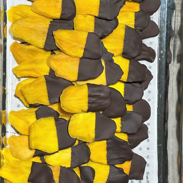 Premium Dark Chocolate Coated Soft Dried Mango | OEM/ODM from Vietnam Factory - Image 3