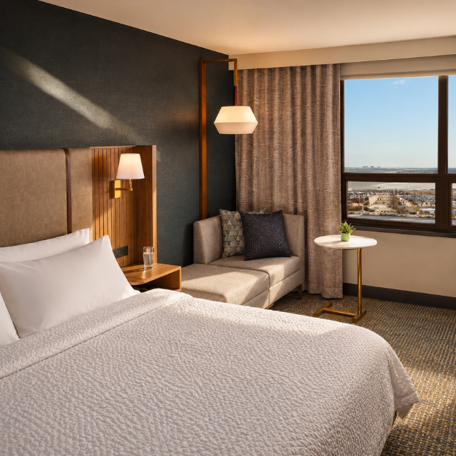 Project Ready Holiday Inn Hotel Bedroom Set from Vietnam Manufacturer Built for High Performance Hospitality Environments