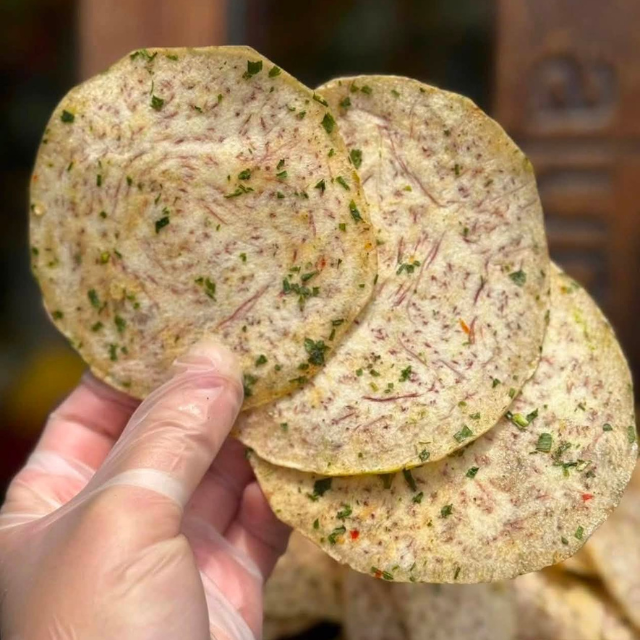 Vietnam OEM/ODM Scallion Flavored Round Taro Chips Manufacturer | Crispy Taro Slices - Image 4