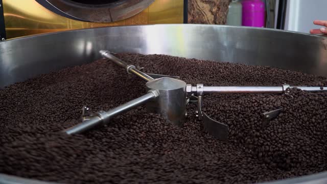 Premium Vietnam Robusta Coffee Beans - Video thumbnail