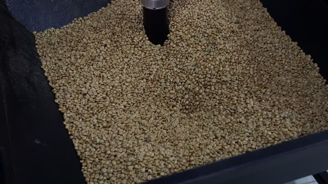 Hello 5 Coffee Premium Vietnamese Regular Ground Coffee Powder  - Video thumbnail